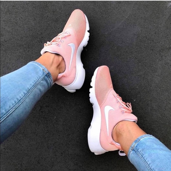 Nike Shoes - Nike presto fly se sneakers